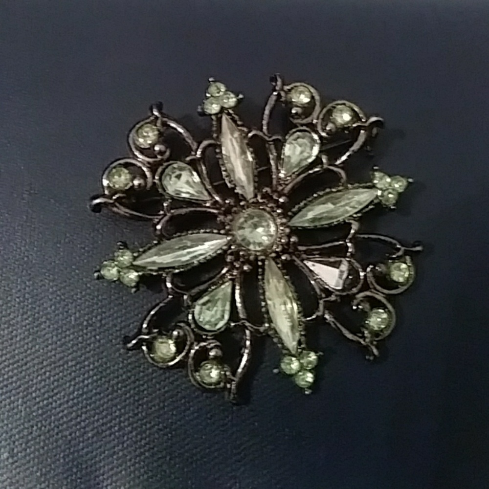 Vintage green Brooch
